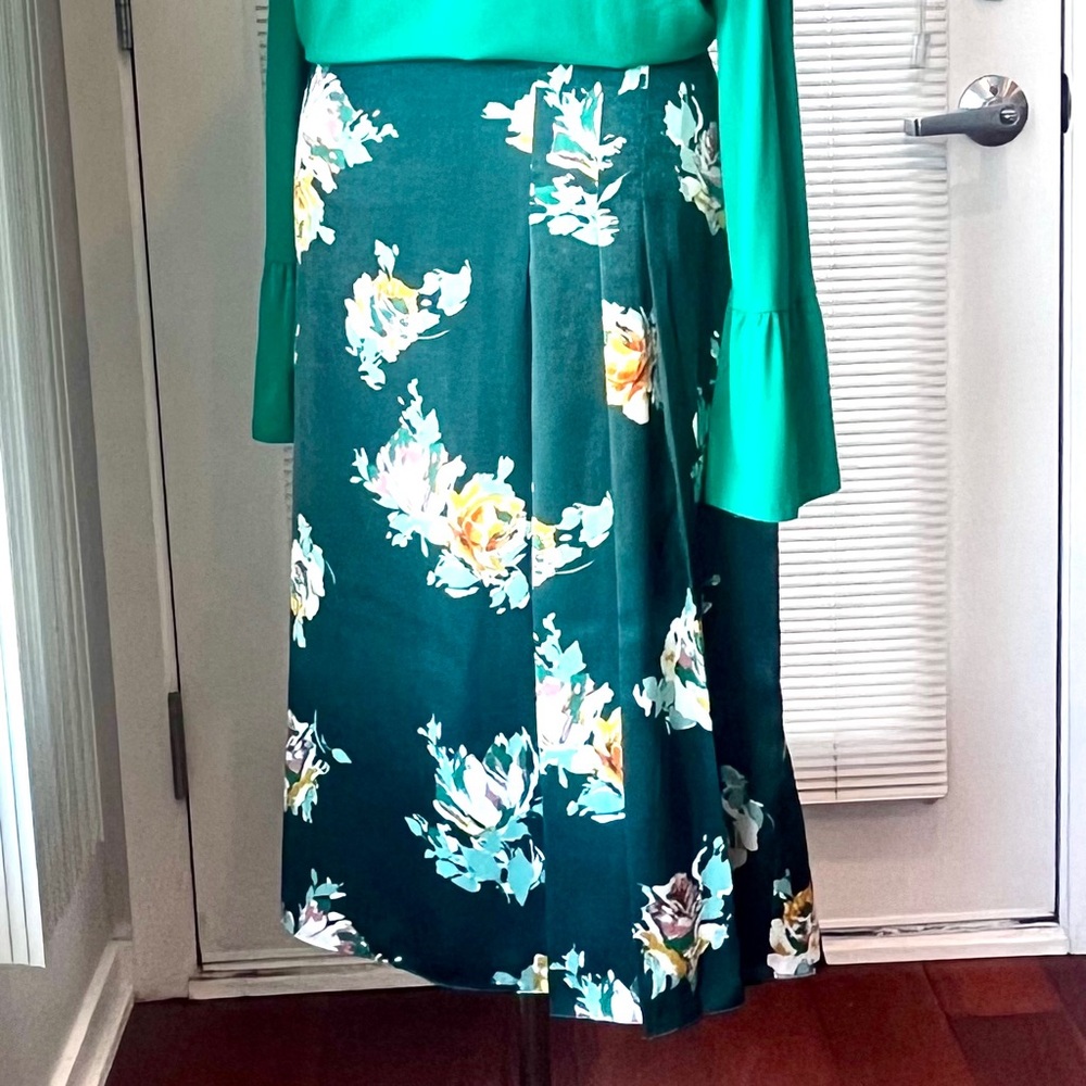Halogen Dark Green Floral Midi Skirt NWOT